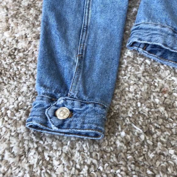 Zara Distressed Jean Jacket Medium Blue Wash Sz XS - Picture 4 of 9
